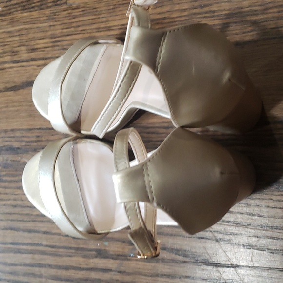 Gold Block Heels Open Toe - Picture 5 of 16